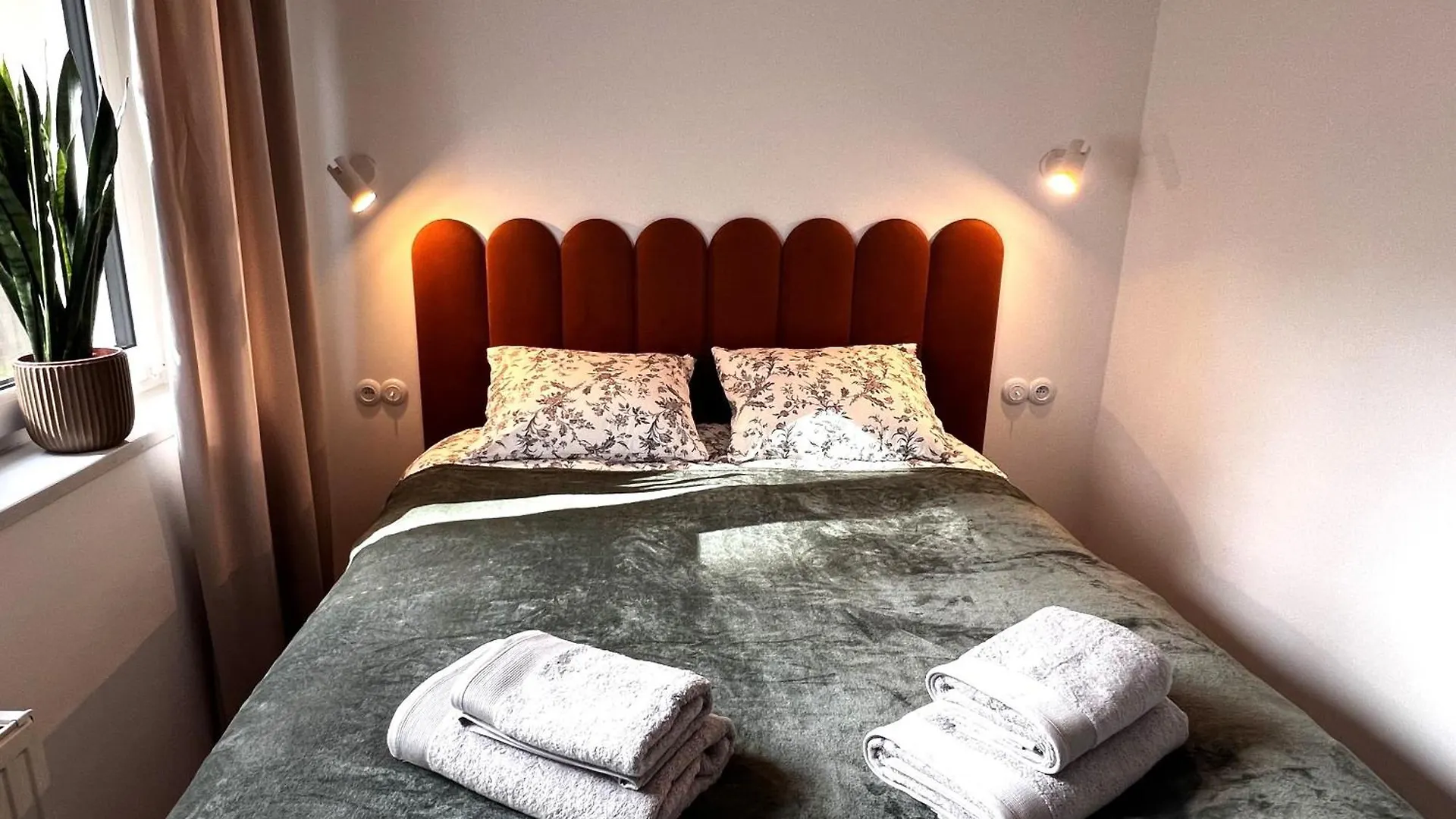 Warszawa Srodmiescie Pl. Zbawiciela Apartment