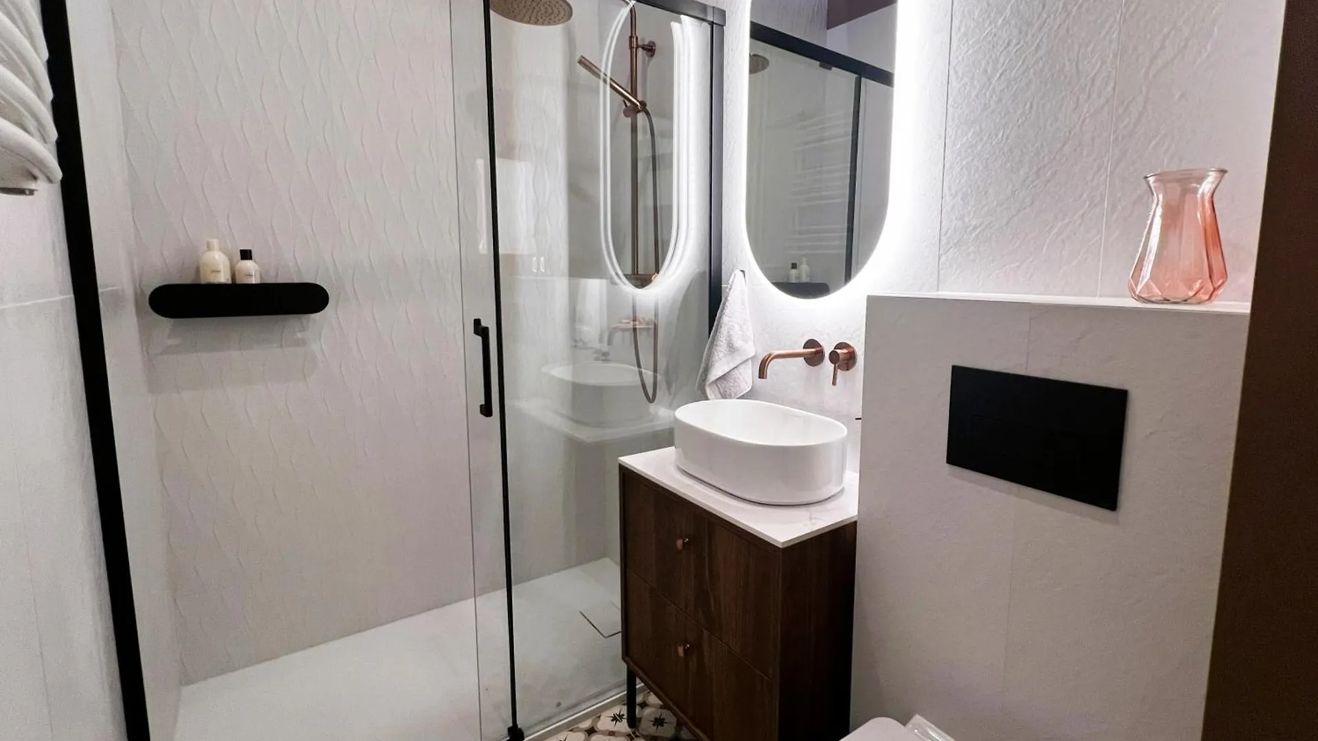 Warszawa Srodmiescie Pl. Zbawiciela Apartment 0*, Warsaw Poland