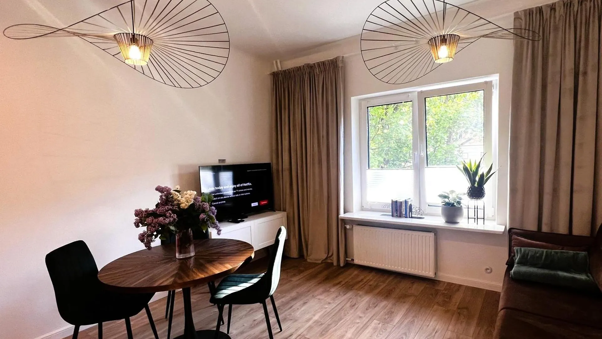 Warszawa Srodmiescie Pl. Zbawiciela Apartment