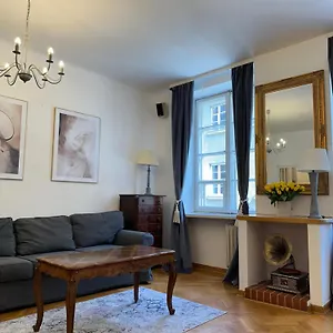 Charming At Old Town Apartament