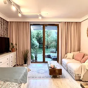 Botanical Escape Apartament